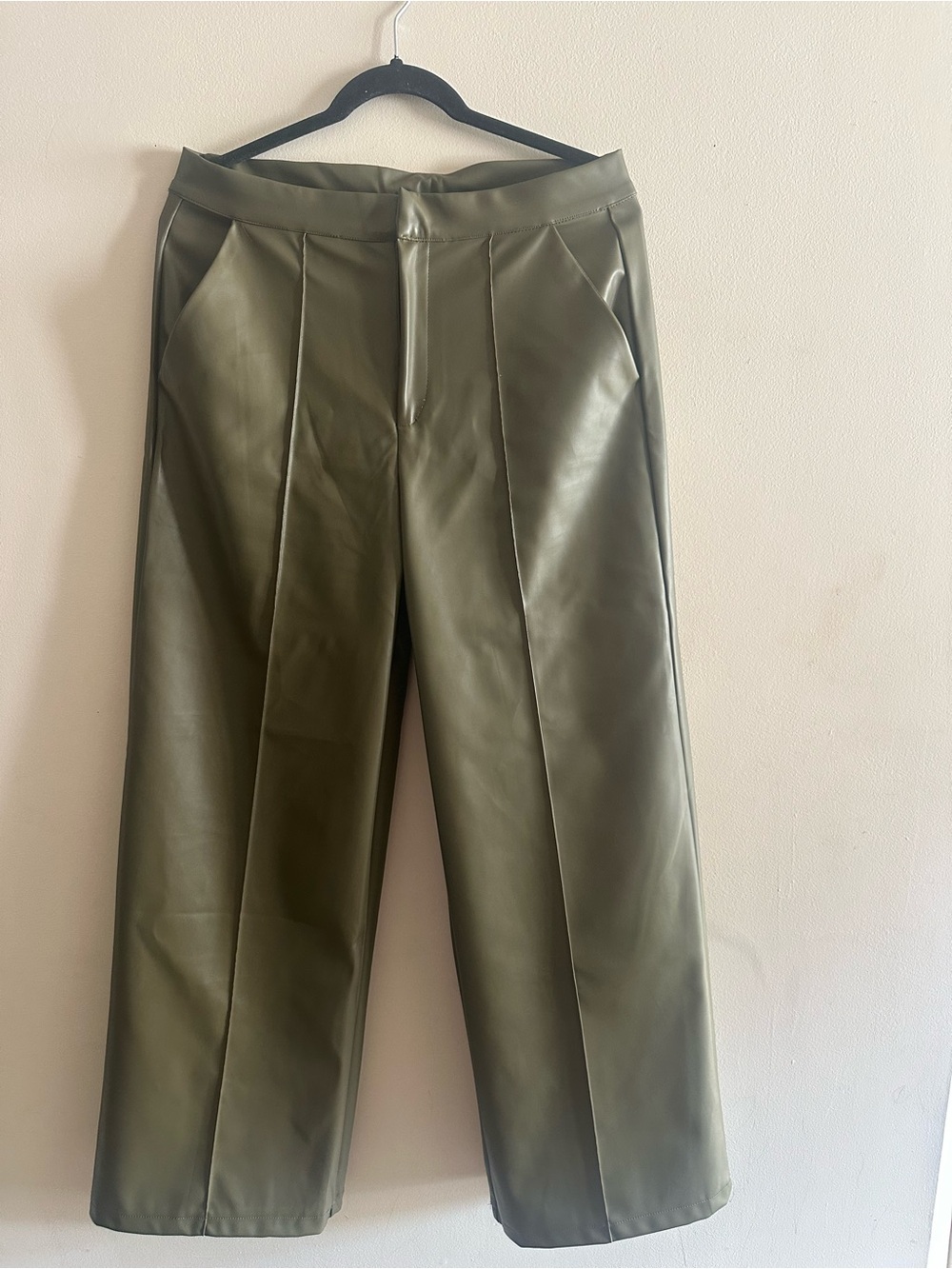 ✨Soho Apparel Olive Green Faux Leather Women’s Trousers Size XL NWT